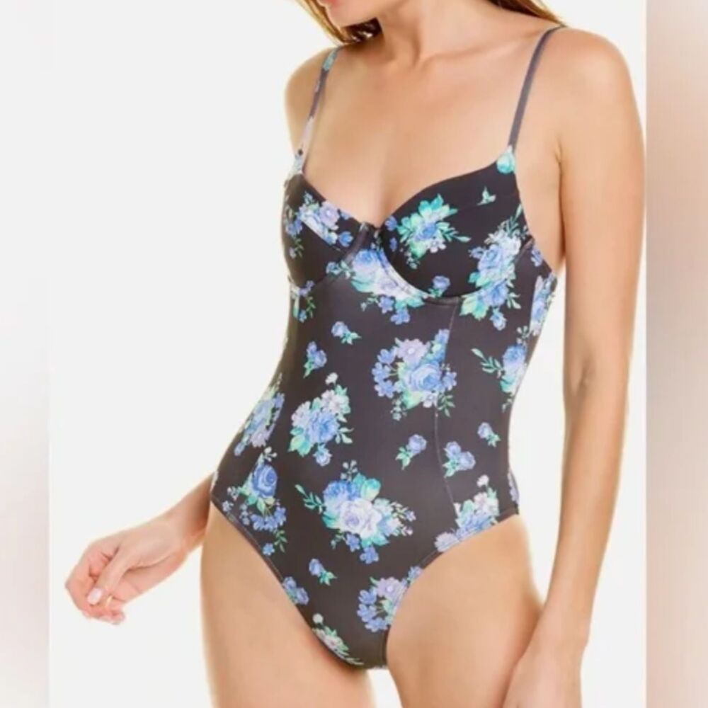 Weworewhat Underwire Floral One Piece Swimsuit Black Large